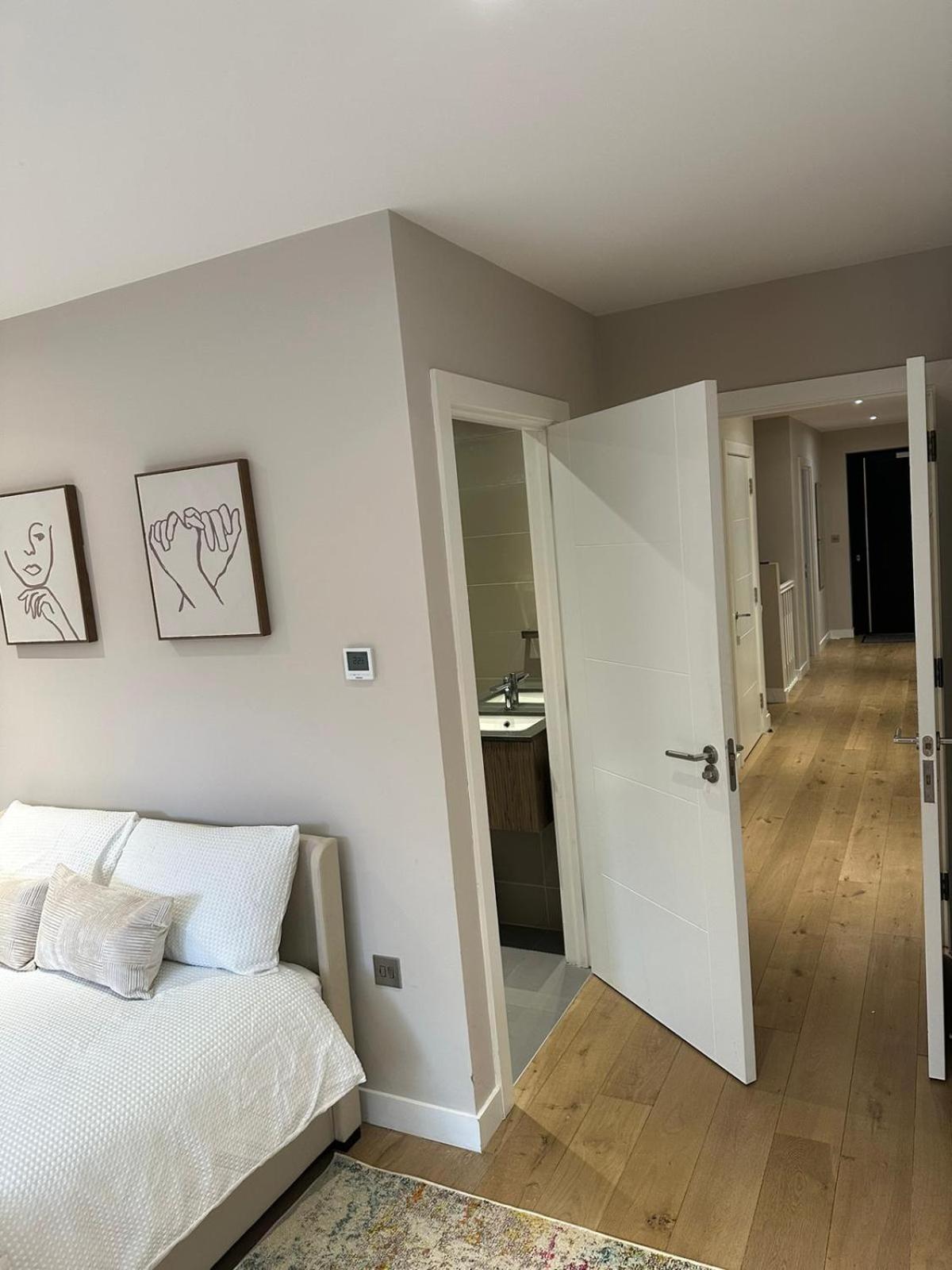 Richardson Deluxe Apartments - 3 Bed Londres Exterior foto